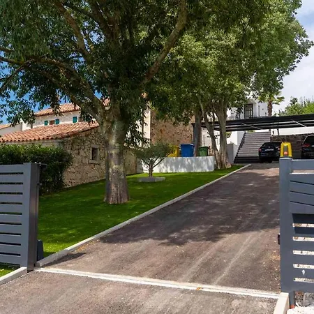 Holiday home Dea *